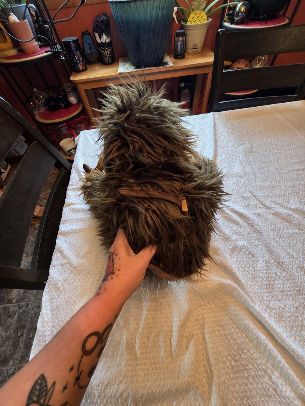 Star Wars Chewbacca Plush Faux-Fur Backpack in Brown & Olive - Picture 4 of 5
